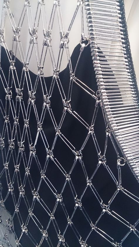 Safety Pin Chainmail, Safety Pin Design Ideas, Safety Pin Skirt, Safety Pin Shirt, Safety Pins Fashion, Diy Masquerade, Light Goth, Safety Pin Crafts, Group Discussion