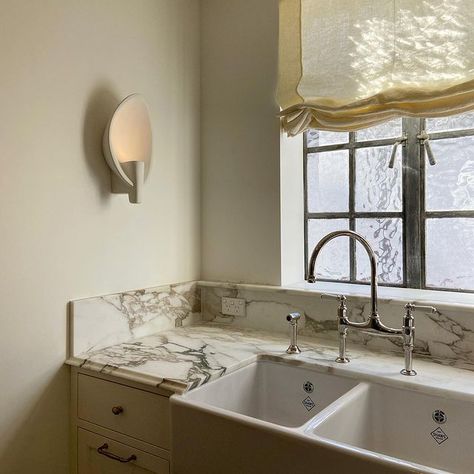 Phoebenicol Interiors, Lucy Williams Home, Phoebe Nicol, Bathroom 2022, Kitchen 2023, Lucy Williams, Sophisticated Bathroom, Instagram Cool, Classic Living Room