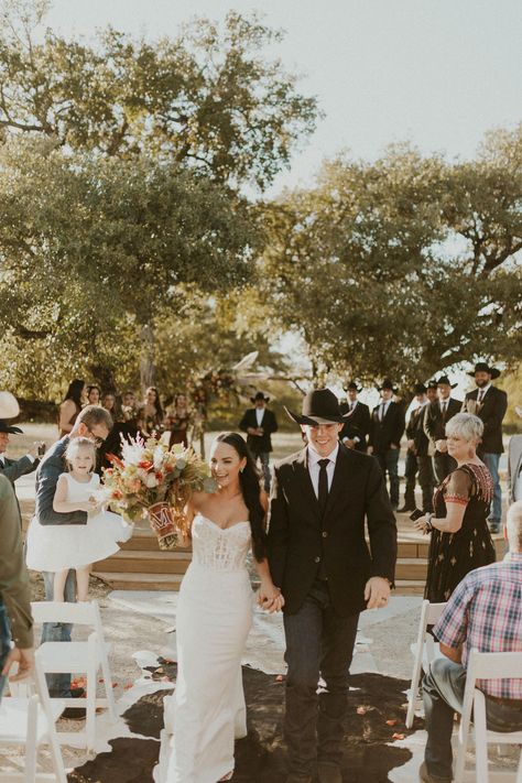 The picturesque setting of Sparrow Creek Ranch created a magical atmosphere for Caitlin and Tucker's wedding. 🌳The Grove 🌳is our primary outdoor ceremony space with big sprawling live oaks and stunning rolling hills behind it for a unique sense of depth that captures the ranch venue aesthetic! Captured by @miadsonrose.photo 📸a loved SCR Recommended Photographer! Planning by @designed2perfection Glam @prettyonpremises ✨ Sparrow Creek Ranch in 🔸September 🔸 Ranch Wedding Ceremony, Venue Aesthetic, The Grove, Rolling Hills, Ranch Wedding, The Ranch, Outdoor Ceremony, Wedding Ceremony, Sense