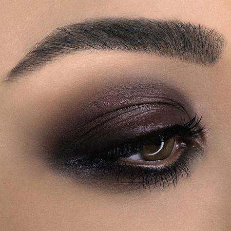 Capture the raw power of darkening skies with our famous purple-black Inner Glow Crème Pigment. This formula is ideal for eyes, cheeks, lips, and more. Swag Makeup, Smink Inspiration, Inner Glow, Smoky Eyes, Brown Makeup, Lips Shades, Glamorous Makeup, Goth Makeup, Dark Makeup