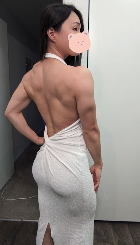 Women With Muscles In Dresses, Mildly Muscular Woman Think Their Gods, Small Chest Reference Female, Feminine Buff Women, Muscular Woman Back Reference, Woman Muscular Back, Women Muscular Back, Female Muscular Body Reference, Woman Fitness Inspiration