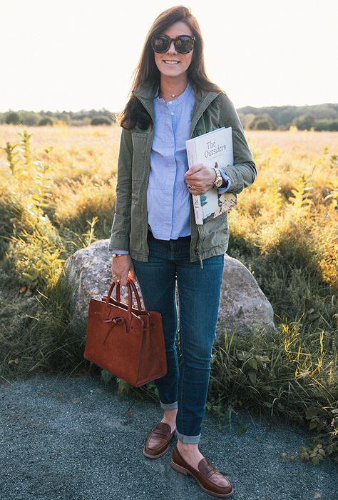 Sarah Kjp, Sloane Ranger, Sarah Vickers, Preppy Fall Outfits, Classy Girls Wear Pearls, Madewell Jacket, Loafers Outfit, Preppy Fall, Classy Girl