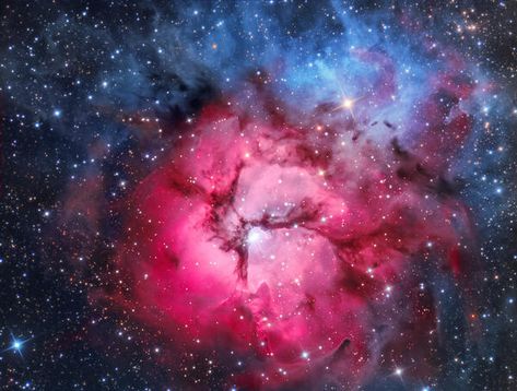 Nebula Drawing, Trifid Nebula, Nebulas, Galaxies Wallpaper, Space Lovers, Iphone Wallpaper App, Amazing Pictures, Princess Aesthetic, Wallpaper App