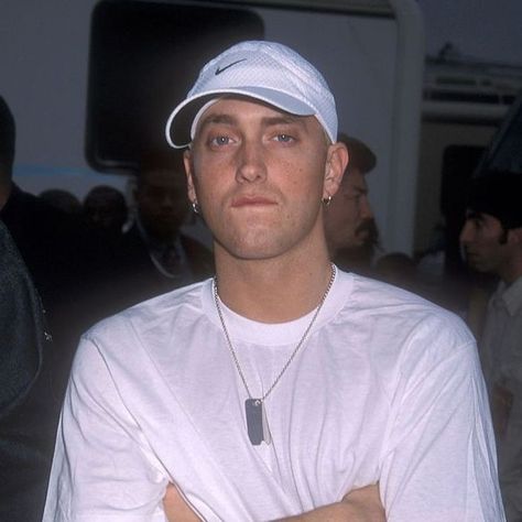 Eminem icon Eminem Pfp Aesthetic, Eminem Hot Pics 90s, Eminem Pfp Icon, Slim Shady Pfp, Music Pfps, Eminem 90s, Eminem Pfp, Eminem Girls, Eminem Core