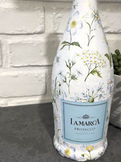 Decoupage prosecco bottle Decopage Ideas Wine Bottles, Champaign Bottle, Navy And White Dress, Paper Vase, White Acrylic Paint, Event Coordinator, Mini Bottles, White Acrylics, Happy Mothers Day