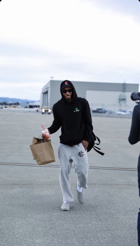 Airport Fits Men, Starboy Fits, Airport Outfit Men, Athlete Style, Gary Payton Ii, Wings Fashion, Comfy Airport Outfit, Retro Photoshoot, Bebe Clothing