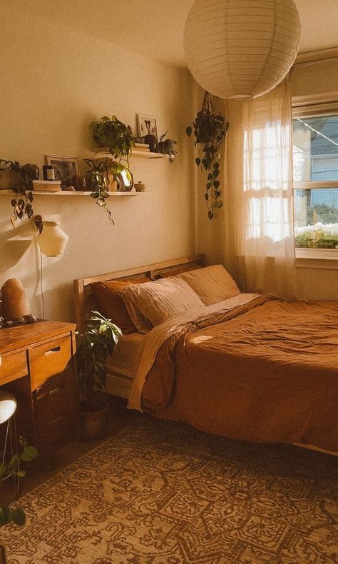 Clean Home Design, Warm Toned Bedroom, Room Decor Mood Board, Law School Apartment, Chill Bedroom, Earthy Room, Warm Bedroom Colors, Earth Tone Bedroom, Cozy Aesthetics