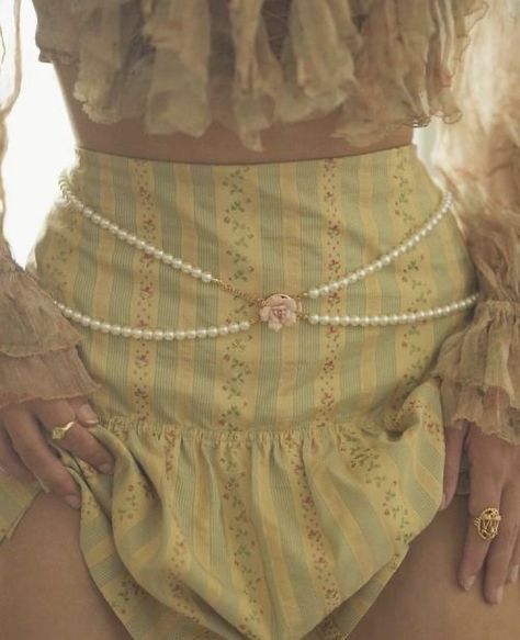 Mode Hippie, Look Retro, Jewelry Inspo, Pretty Jewellery, Looks Vintage, Vintage Shop, Look Fashion, Aesthetic Clothes, Pretty Outfits