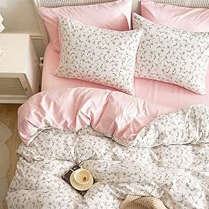 Wake In Cloud - Floral Comforter Set, Coquette Cottagecore Aesthetic Cute Flower Pattern for Women Teen Girls, Soft Lightweight Dorm Bedding, 3 Piece, Pink, Queen Size Cute Sheets Bed, Cute Bedding Sets, Comforter Sets Pink, Bed Sheets Pink, Coquette Cottagecore Aesthetic, Bedroom Inspirations Aesthetic, Twin Bed Comforter Sets, Coquette Bedroom, Cute Flower Pattern