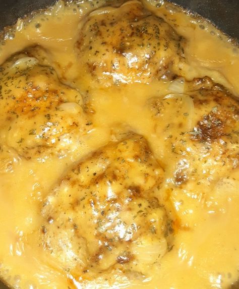 Smothered Chicken Thighs, Easy Smothered Chicken, Smothered Chicken Recipe, Chicken Thighs In Oven, Smothered Chicken Recipes, Simple Delicious Recipes, Crockpot Chicken Thighs, Baked Recipes, Sweet And Sour Chicken