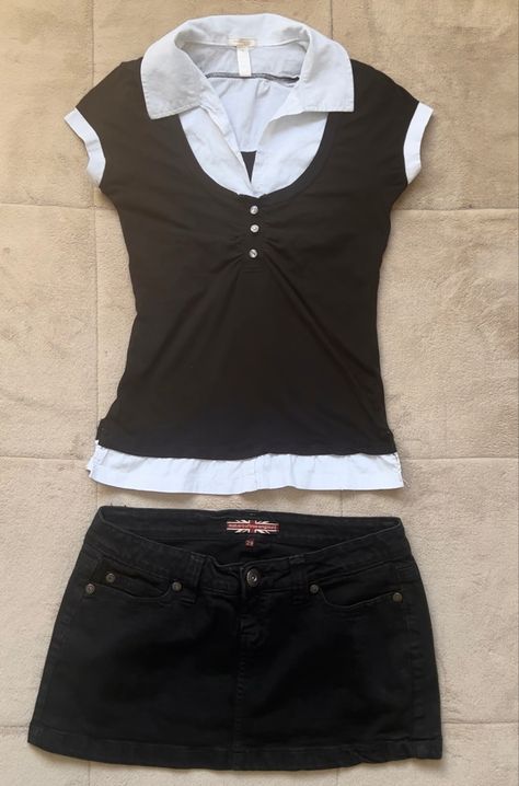 Dark Academia Alice Cullen Vampire Preppy Black Layered Blouse With White Layer Underneath #y2k #y2kfashion #2000s #2000sfashion #dainty #twilight #depop #fairygrunge #darkacademia #fall2023fashiontrends #falloutfits #fallaesthetic #falloutfits2023 #backtoschool #backtoschooloutfit Alice Cullen Clothes, 2000s Dark Academia, Twilight Inspired Outfits Alice Cullen, Dark Y2k Clothes, Alice Cullen Fashion, Twilight Oc Outfit, 2000s Twilight Fashion, Alice Twilight Outfits, Twilight Outfits Ideas