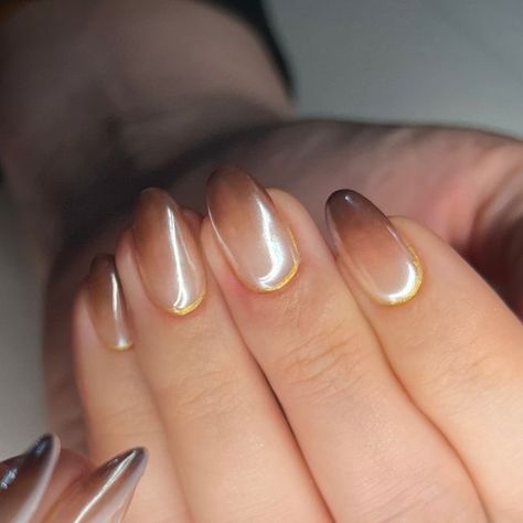 Gossip and Gloss on Instagram: "Glazed Chocolate Ombré with a touch of gold ✨

#chromenails #chromenailart #brownombre #ombrenails #nailart #naildesign #drymanicure #columbusnails #ohionails #614nails #gossipandgloss #efilemanicure #drymani #naildesigns #614nails #trendynails #columbusdrymanicure #cleanaesthetic #cleancuticles #hardgel #healthynails #nailartist #cleangirlaesthetic" Ombre Glazed Nails, Nail Emoji, Glazed Nails, Brown Chrome, Chrome Nail Art, Brown Ombre, Hard Gel, Healthy Nails, Touch Of Gold