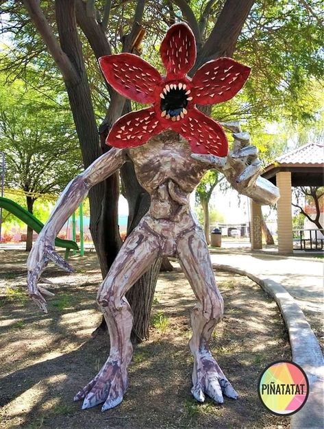 Diy Vecna Prop, Stranger Things Halloween Decorations Outdoor, Diy Stranger Things Party Decor, Stranger Things Yard Decor, Stranger Things Outdoor Halloween Decor, Stranger Things Diy Decorations, Stranger Things Decor, Stranger Things Halloween Decorations, Harry Potter Fall