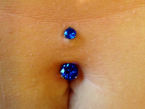 Navel piercing with the blue Swarovski Blue Belly Button Piercing, Belly Button Piercing Jewelry, Belly Piercing Jewelry, Button Piercing, Piercing Shop, Some Body, Navel Piercing, Belly Piercing, Belly Button Piercing