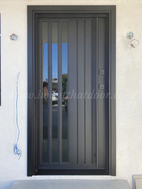 Interior Iron Doors, Single Iron Door Design Front Entry, Iron Door Design Modern Entrance, Ms Door, Wine Walls, Modern Brick House, Modern Window Design, Single Door Design, Steel Door Design