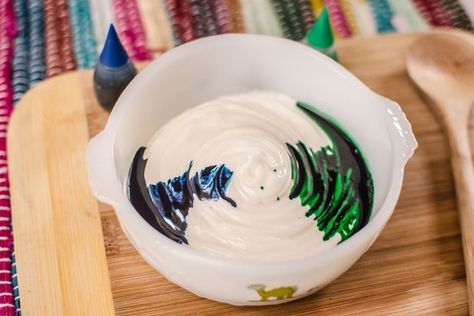 Dark Green Frosting, Mixing Food Coloring, Recipe For Icing, Green Frosting, Green Icing, Hulk Birthday Parties, Blue Icing, Frosting Colors, Coloured Icing