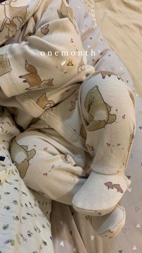 Baby Things Aesthetic, Vom Avea Un Copil, Baby Captions, Pregnancy Belly Photos, Cute Pregnancy Pictures, Mommy And Baby Pictures, Baby News, Shoes Chunky, Baby Sheep