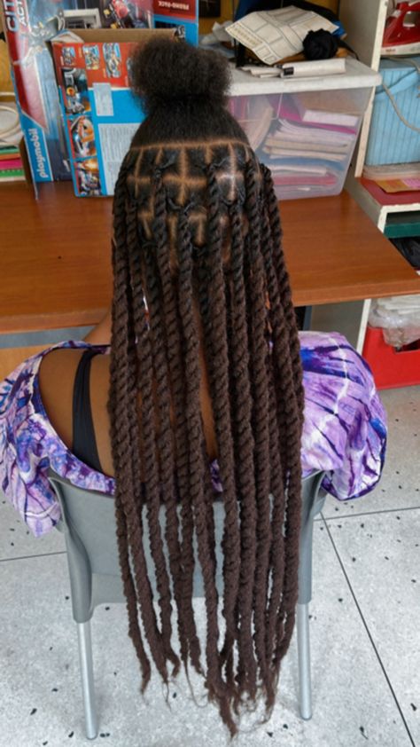 Brazilian Wool Styles Braids, Wool Braids Hairstyles, Wool Twist Braids Hairstyles, Wool Hairstyles African Hair, Brazilian Wool Hairstyles Braids, Individual Locs, Brazilian Hairstyles, Wool Braids, Wool Hairstyles