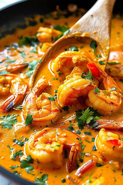 Australian Shrimp Recipes, Panang Curry Shrimp, Prawn Curry Indian, Asian Prawns, Shrimp Curry Soup, Thai Shrimp Recipes, Seafood Curry Recipes, Thai Curry Shrimp, Chicken And Prawn Curry