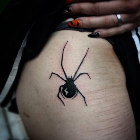 Spider Web Tattoo Thigh, Spider Thigh Tattoo, Black Spider Tattoo, Spider Tattoo For Women, Widow Spider Tattoo, Tattoo Ideas Female Leg, Black Widow Spider Tattoo, Coverup Ideas, Black Widow Tattoo