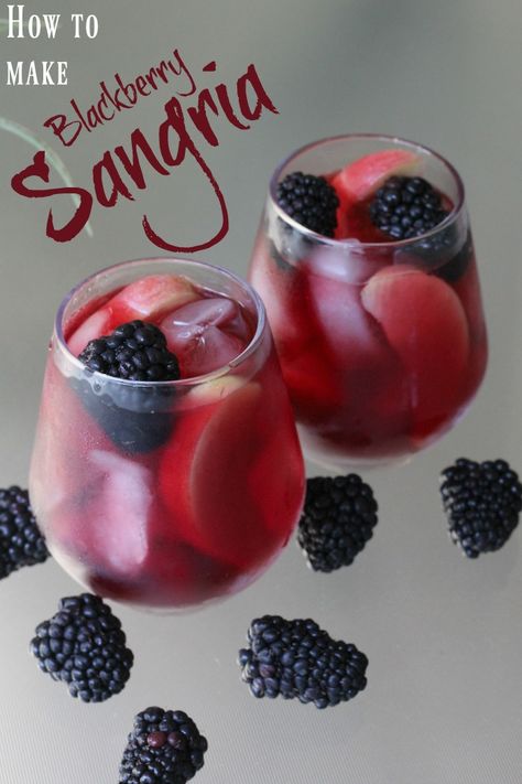 An Uncomplicated Life Blog: Blackberry Sangria Blackberry Brandy, Best Sangria Recipe, Blackberry Sangria, Red Sangria Recipes, Easy Sangria Recipes, Berry Sangria, Red Wine Sangria, White Wine Sangria, Blackberry Wine