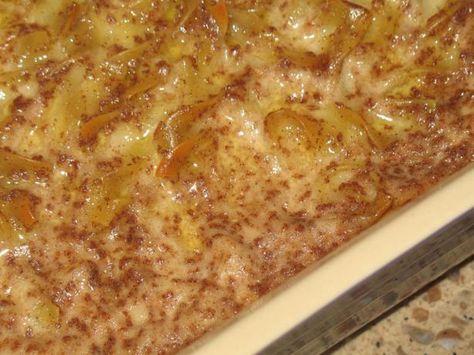 Easy No-Cook Noodle Dairy Kugel. Photo by Acadia* Apple Kugel, Kugel Recipes, Jewish Kitchen, Good Shabbos, Easiest Apples, Jewish Recipes, Apple Pies Filling, Sweet Sauce, Baked Apples