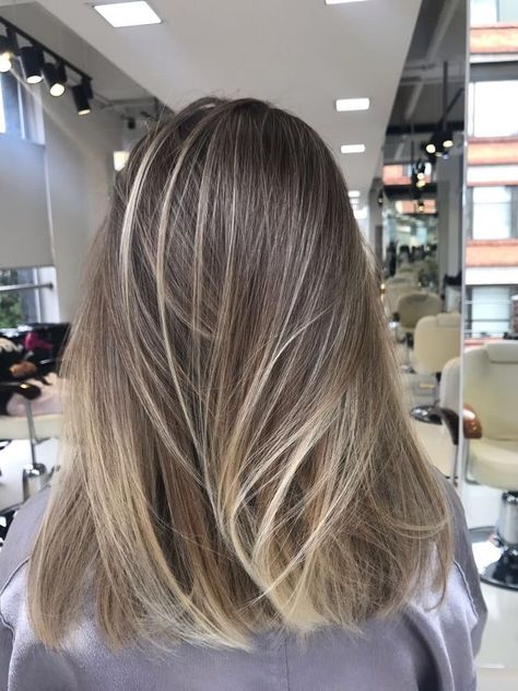 Cocoa Highlights, Brown Hair Inspo, Brunette Hair With Highlights, Brown Hair Balayage, Balayage Hair Blonde, Blonde Hair Looks, Light Hair Color, Burgundy Hair, Hair Stylies