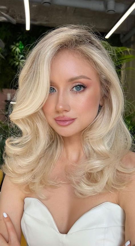 Barbie Blonde, Blonde Hair Color Ideas, Honey Blonde, Hair Color Ideas, Hair Colour, Blonde Hair Color, Hair Colors, Blonde Hair, Platinum