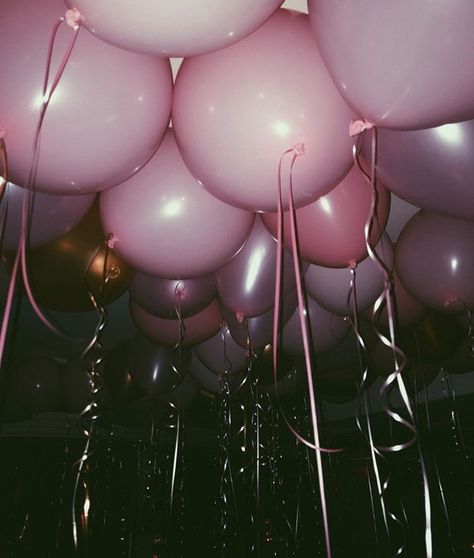 Pink Roses Aesthetic, Emma Kate, Timmy Turner, Gold Girl, Frozen Birthday Party, Tumblr Photography, Pink Balloons, Girl Party, 18th Birthday