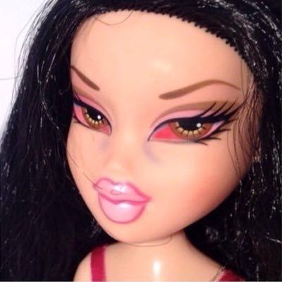 Las Bratz, Bratz Aesthetic, Black Bratz Doll, Brat Doll, Boujee Aesthetic, Bratz Girls, Gangster Girl, Doll Makeup, Cartoon Profile Pictures