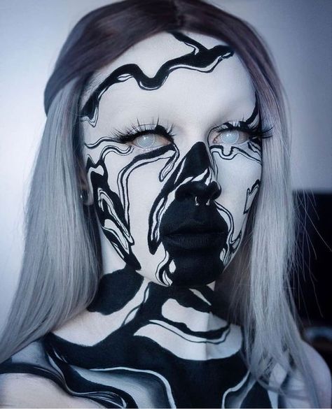 Monochrome Makeup Look Black And White, Horror Makeup Ideas, Scary Halloween Makeup Looks, Vintage Halloween Costumes, Scary Halloween Makeup, Creepy Halloween Makeup, Halloween Makeup Diy, Makeup Drawing, Face Paint Makeup