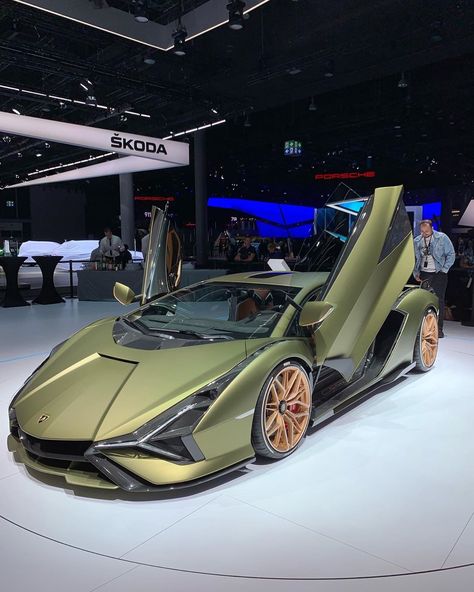 Lamborghini Sian, Cars Modified, Subcompact Cars, Accessories Organization, Wallpaper Car, Car Dream, Sports Car Wallpaper, Airplane Fighter, Cool Car Accessories