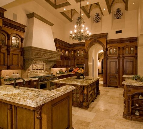 this kitchen Kitchen Traditional Design, Mansion Kitchen, Craftsman Kitchen, Tuscan Kitchen, Dream Life House, Tuscan House, Mediterranean Home, Dream House Rooms, Mediterranean Homes