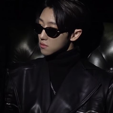 Minghao Sunglasses, Aesthetic Ropa, Seventeen Minghao, Xu Minghao, Vernon Chwe, Korean Group, Cat Eye Sunglasses, Seventeen, Sunglasses