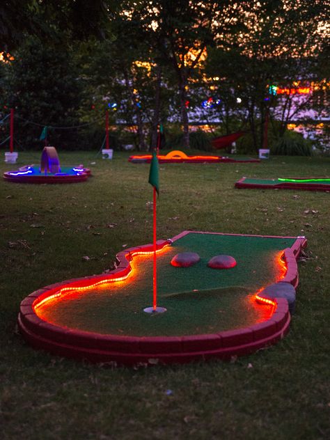 Glow Mini Golf, Homemade Mini Golf Course, Mini Golf Business, Diy Indoor Mini Golf, Diy Crazy Golf, Wedding Mini Golf, Golf Activation, Mini Golf Course Diy, Mini Golf Ideas