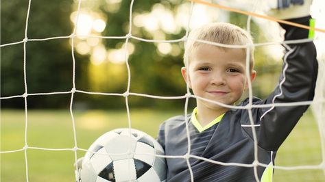 Youth Soccer Pictures, Kids Sports Pictures, Soccer Photography Poses, Soccer Team Photos, Sports Team Photography, Soccer Poses, Child Poverty, School Photographer, Soccer Photography