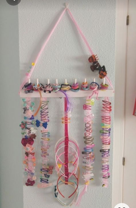 Hair Clip Organizer, Hair Accessories Storage, Bow Organizer, Hiasan Bilik Tidur, Easy Diy Room Decor, Organizing Hair Accessories, Kids Room Organization, Girly Room, Diy Creative Crafts