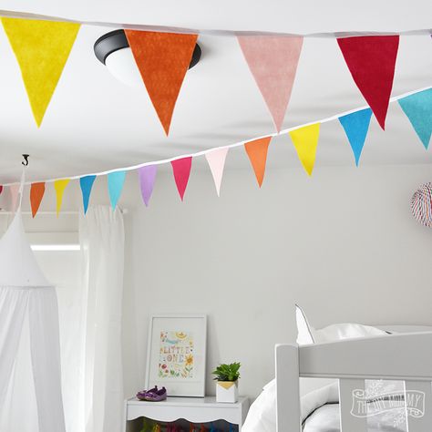 Felt Bunting Banner Tutorial Diy Bunting Banner, Diy Pennant Banner, Kids Banner, Felt Bunting, Bunting Diy, Boys Bedroom Makeover, How To Make Banners, Felt Pennants, Felt Banner