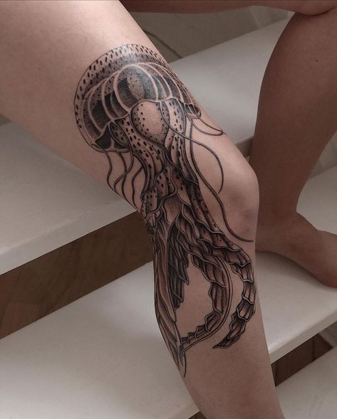 Pelagia noctiluca jellyfish made for Keeley. Wraps around the back of the knee and down the calf. We split this piece into two sessions -… | Instagram Ocean Themed Knee Tattoo, Octopus Tattoos Knee, Octopus Calf Tattoo, Jellyfish Calf Tattoo, Jellyfish Knee Tattoo, Ocean Knee Tattoo, Jellyfish Leg Tattoo, Octopus Knee Tattoo, Back Calf Tattoos