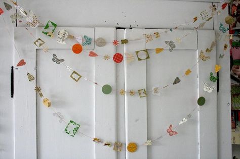 Cute Diy Garland, Bedroom Garland Decor, Cute Garland For Bedroom, Diy Room Garland, Diy House Decor Ideas, Garland Room Decor, Homemade Garland, Room Garland, Cute Garland