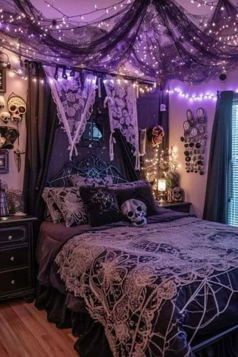 idea para decorar♥︎ Sagittarius Bedroom Ideas, Purple Witch Bedroom, Twin Size Bedroom Ideas, Twin Size Bedroom, Twin Bedroom Ideas, Ideas Small Bedroom, Goth Bedroom Decor, Goth Bedroom Ideas, Bedroom Ideas For Teens