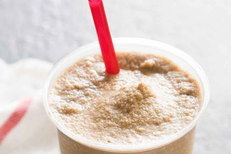 Make Chick-Fil-A Frosted Coffee at Home With This Recipe Copycat Frosty, Coffee Frosting Recipe, Iced Mocha Coffee, Chick Fil A Recipe, Frozen Coffee Drinks, Frosted Coffee, Frosted Lemonade, Cold Brew Coffee Concentrate, Fast Food Restaurants