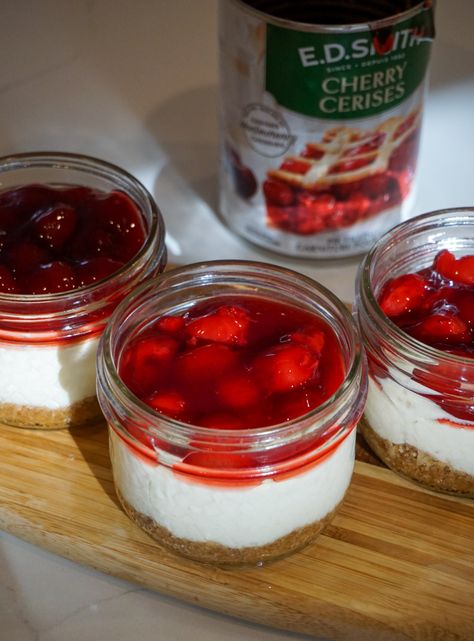 Cherry Cheesecake Jars, Cheesecake Jar, Cheesecake Deserts, Cheesecake Jars, High Protein Cheesecake, Vanilla Bean Cheesecake, Protein Cheesecake, Cheesecake In A Jar, High Protein Desserts