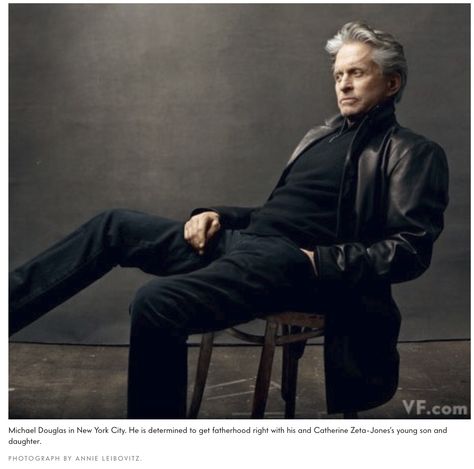 Annie Leibovitz photography Annie Leibovitz Portraits, Anne Leibovitz, Annie Leibovitz Photos, Annie Leibovitz Photography, Michael Douglas, Martin Parr, Annie Leibovitz, Man Sitting, Business Portrait