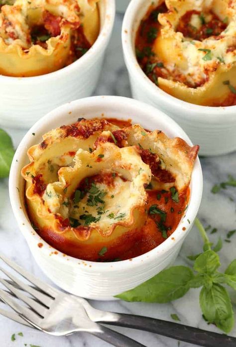 Side Dishes With Lasagna, Ramekins Recipes, Ramkin Recipes, Individual Lasagna, Mini Cocotte Recipe, Cocotte Recipes, Ramekin Recipes, Ramekin Recipe, Cocotte Recipe