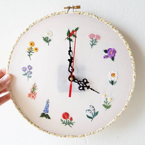 Wood Kitchen Tool, Embroidery Stitches Beginner, Diy Jewelry Unique, Sewing Embroidery Designs, Clock Design, Embroidery Art, Embroidery Stitches, Embroidery Patterns, Diy Jewelry