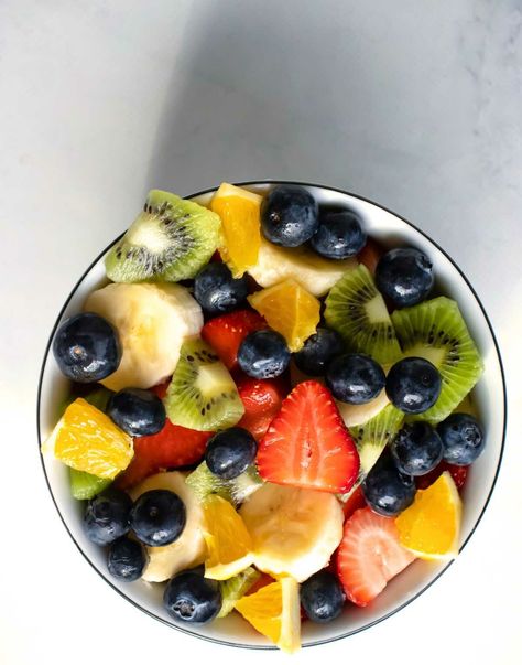 10+ Raw Food Breakfast Ideas 5 Raw Fruit Salad, Raw Food Breakfast Ideas, Raw Food Breakfast, Raw Banana Bread, Food Breakfast Ideas, Raw Food Challenge, Raw Food Recipes Breakfast, Raw Vegan Breakfast, Vegan Aesthetic