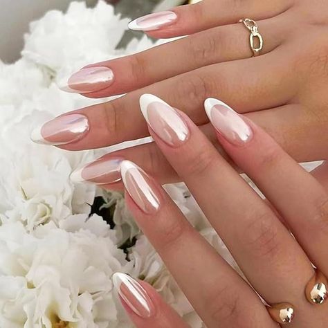 Dominican Nail Trends: 2024 Summer Highlights Nails Mirror, Matte Nails Glitter, Latest Nails, Chrome Designs, Elegant Touch Nails, Silver Nail Art, Summer Highlights, Holiday Nail Designs, Butterfly Nail Art