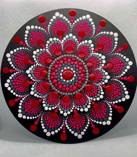 Mandala Art With Dots, Circle Dot Painting, Mandala Art Dot Painting, Mandala Dot Painting Canvas, Mandala Art Circle, Dot Painting Ideas, Dot Mandala Patterns, Dotted Mandala Art, Mandala Art Dot