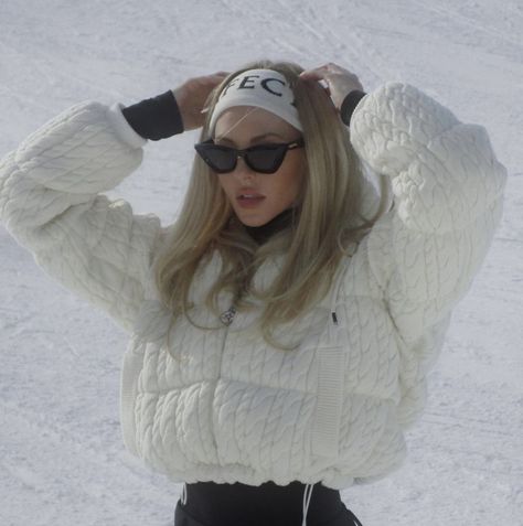 St Moritz Aesthetic, Social Outfits, Ski Fits, Ski Trip Outfit, Shea Marie, Apres Ski Outfits, Winter Aesthetics, Colorado Trip, Ski Girl